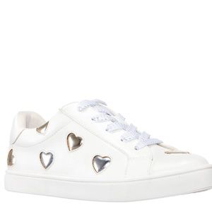 Girls sneakers with adorable hearts